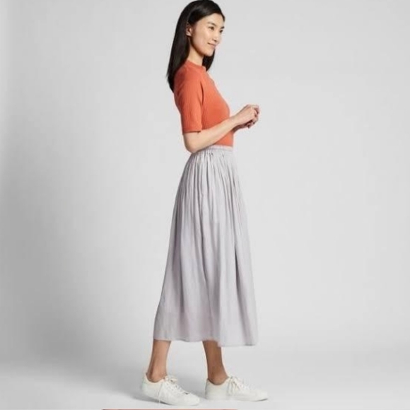 Uniqlo Gather Skirt - Picture 3 of 6